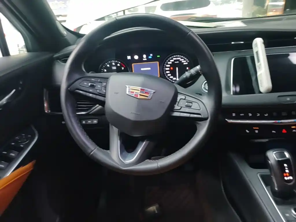 Cadillac XT4 — миниатюра 11