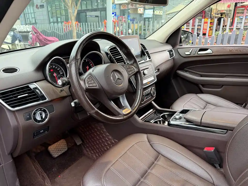 Mercedes-Benz GLE (Import) — миниатюра 7