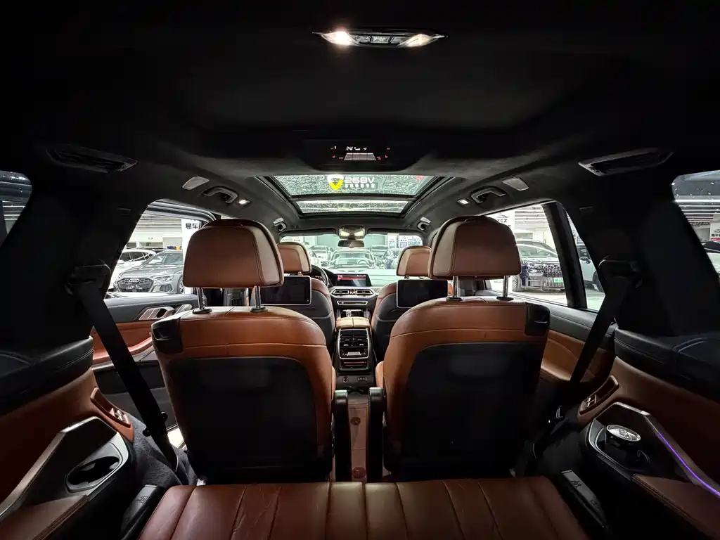 BMW X7 — миниатюра 11
