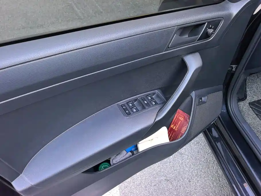 Volkswagen Santana — миниатюра 7