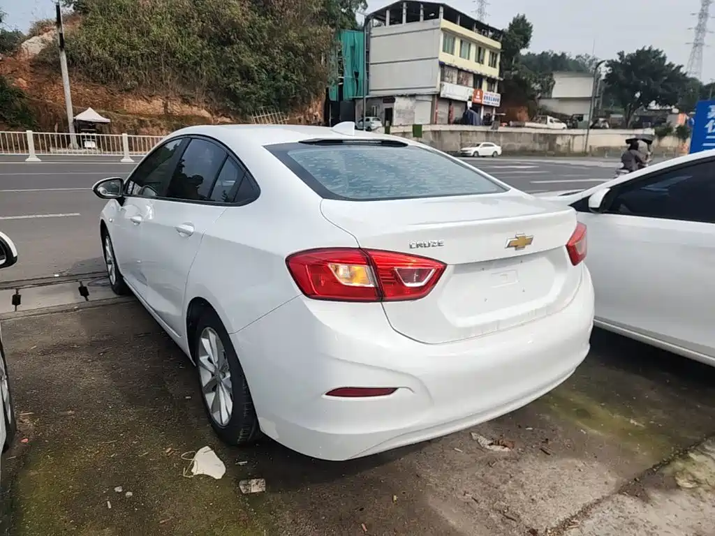 Chevrolet Cruze — миниатюра 5
