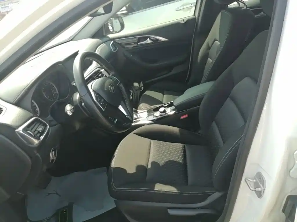 Infiniti QX30 — миниатюра 15