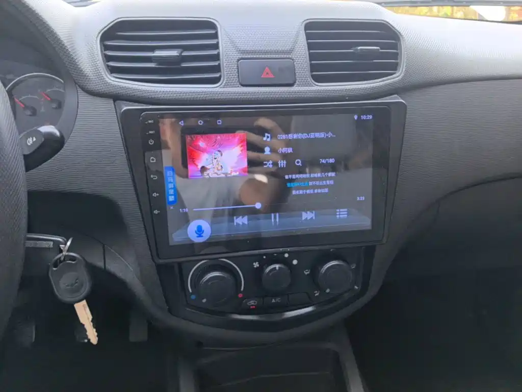 Wuling Hongguang — миниатюра 13