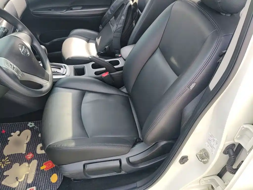Nissan Tiida — миниатюра 15