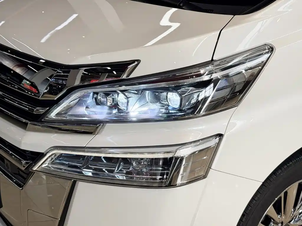 Toyota Vellfire 2021 2.5L HV Luxury