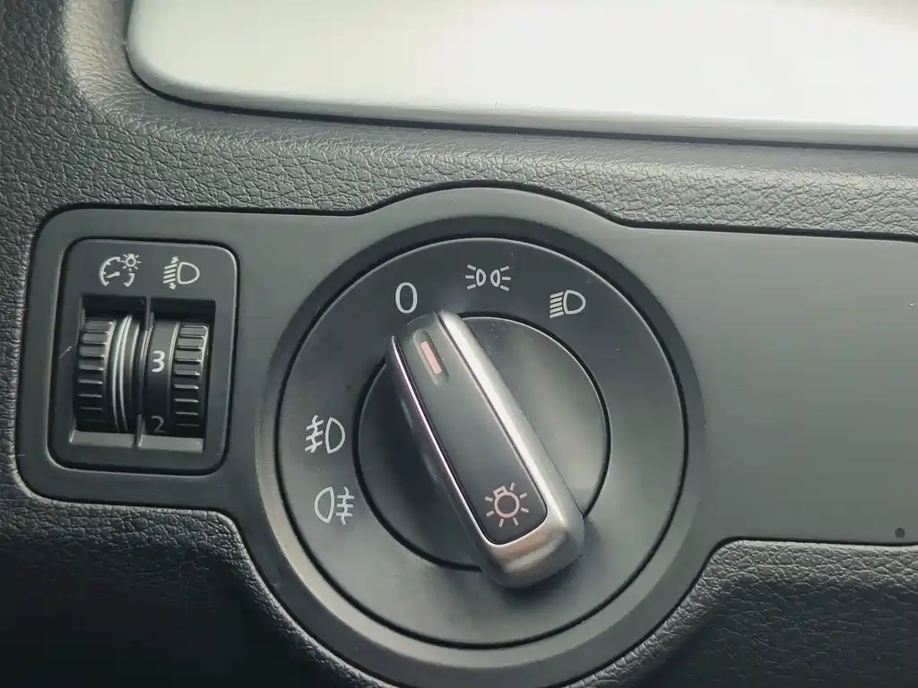 Volkswagen Magotan — миниатюра 5