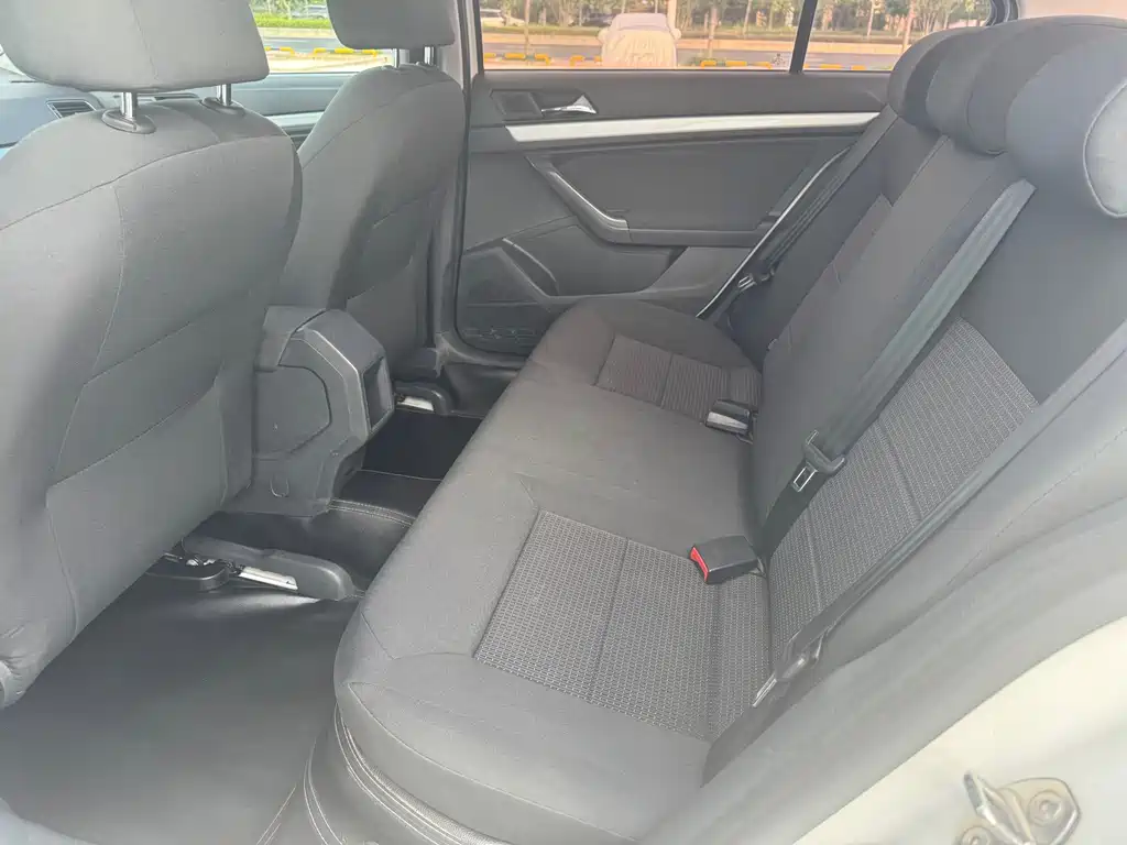 Volkswagen Lavida — миниатюра 9