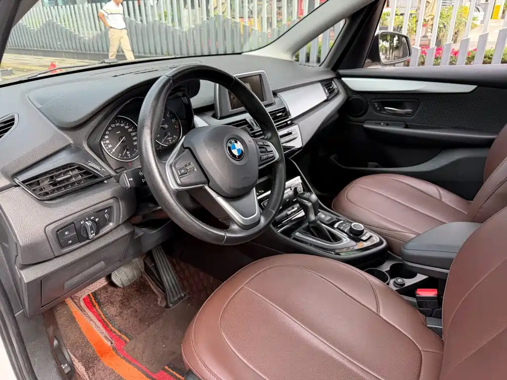 BMW 2 Series Active Tourer — миниатюра 7