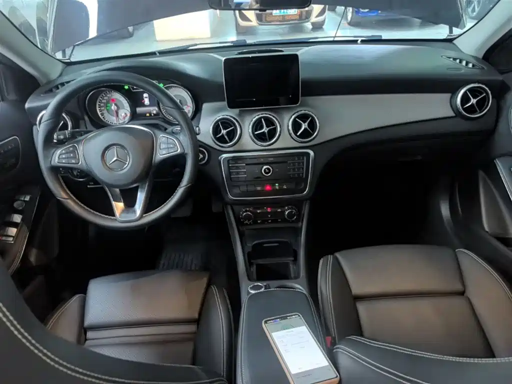 Mercedes-Benz GLA 2016 GLA 200 Fashion