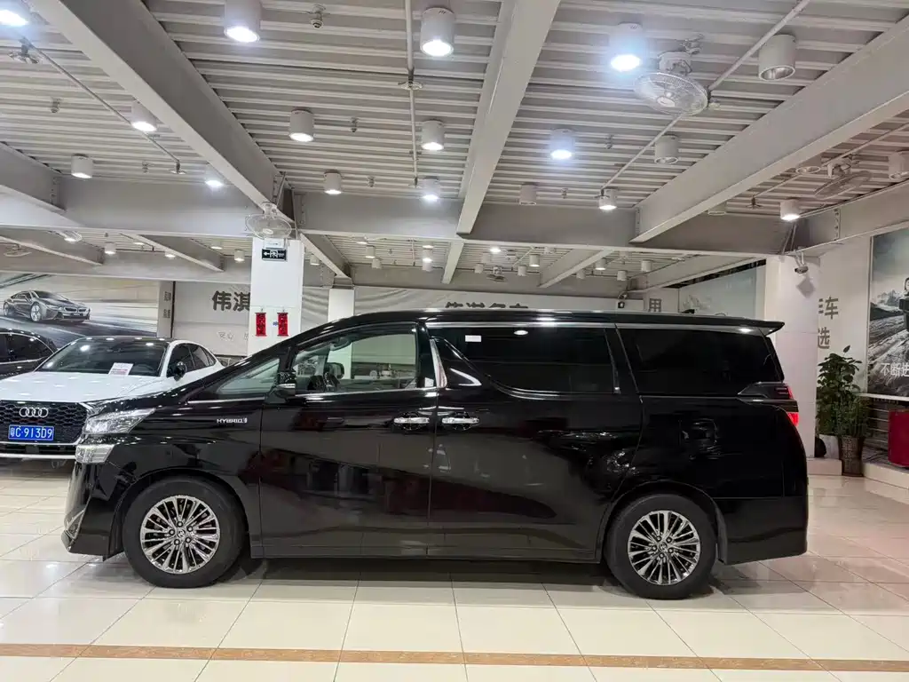 Toyota Vellfire — миниатюра 4
