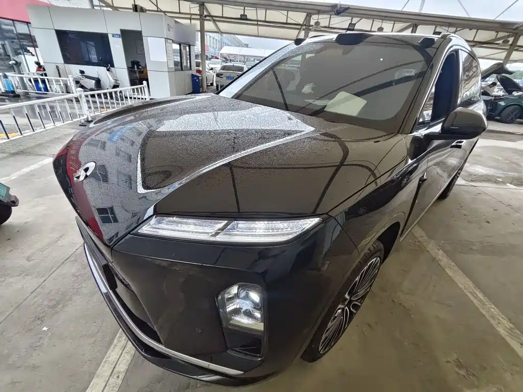 NIO ES8