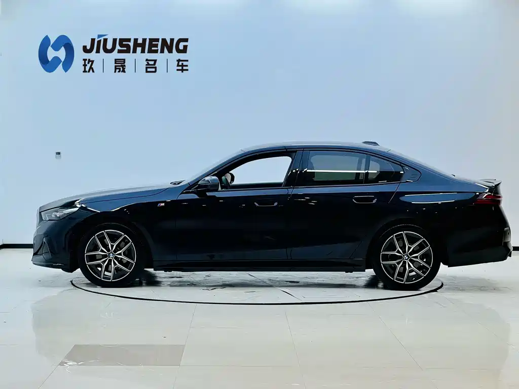 BMW 5 Series (Import) — миниатюра 25