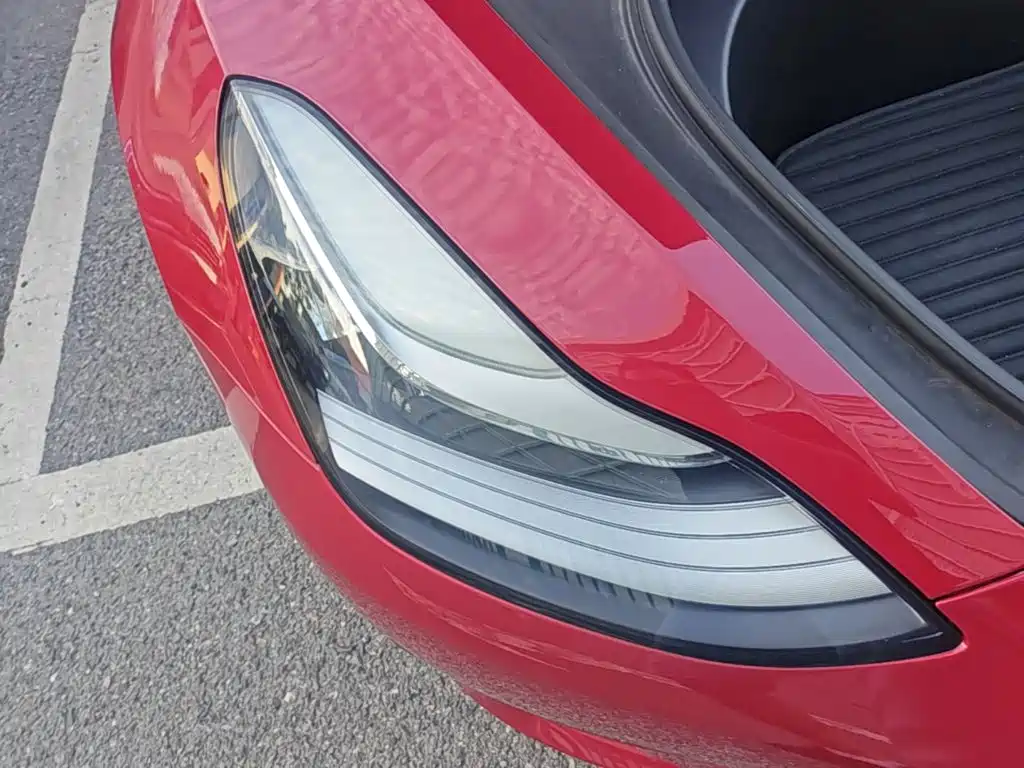 Tesla Model 3 — миниатюра 11