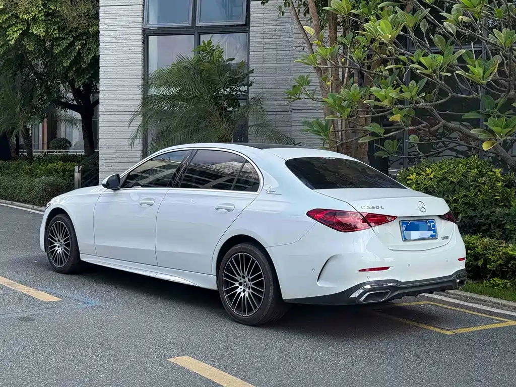 Mercedes-Benz C-Class — миниатюра 4