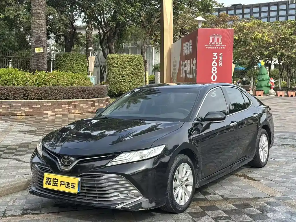 TOYOTA CAMRY
