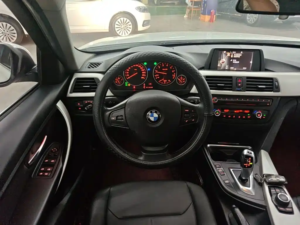 BMW 3 Series — миниатюра 11