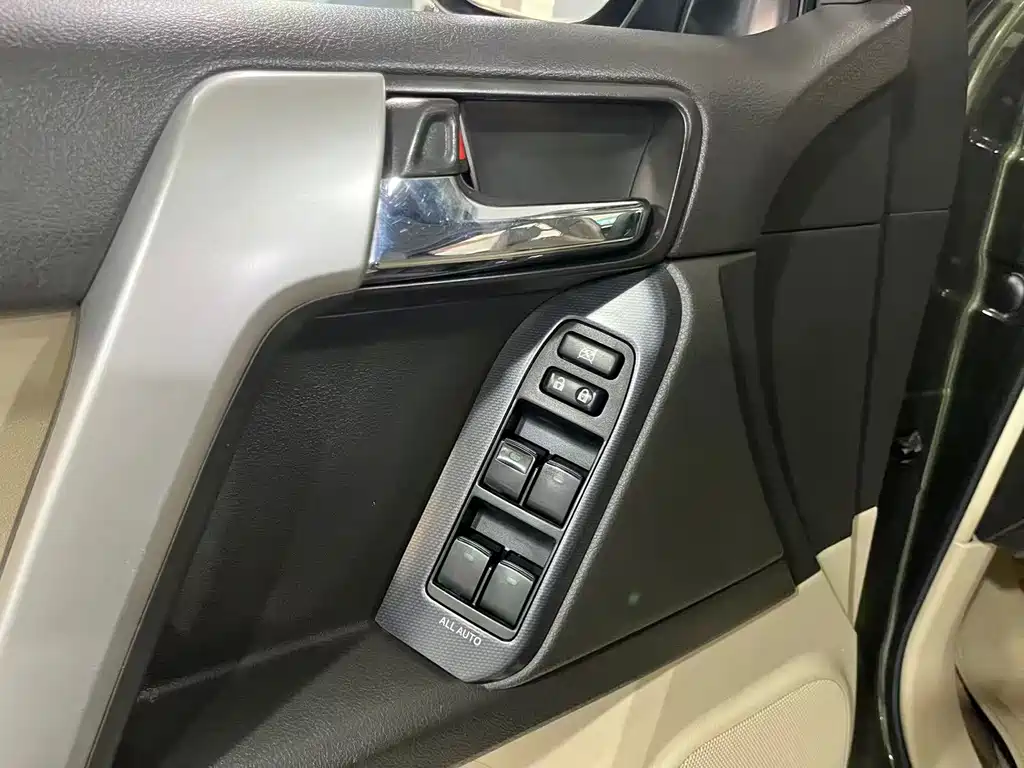 Toyota Prado — миниатюра 15