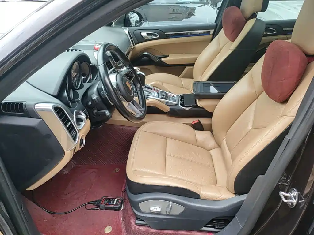 Porsche Cayenne — миниатюра 15