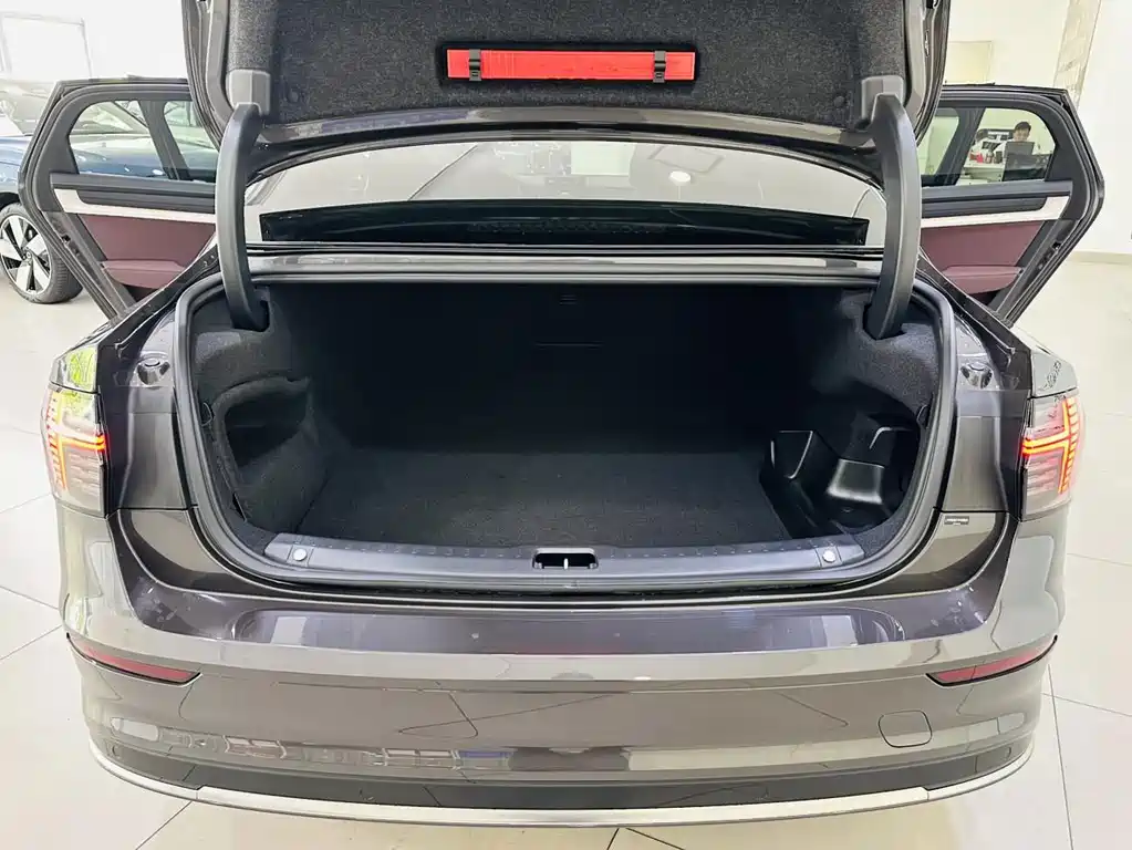 Volvo S90 2026 Luxury
