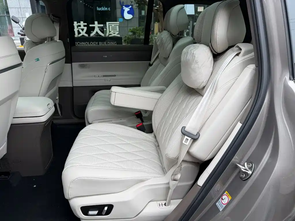 Volkswagen ID.ERA 9X — миниатюра 12