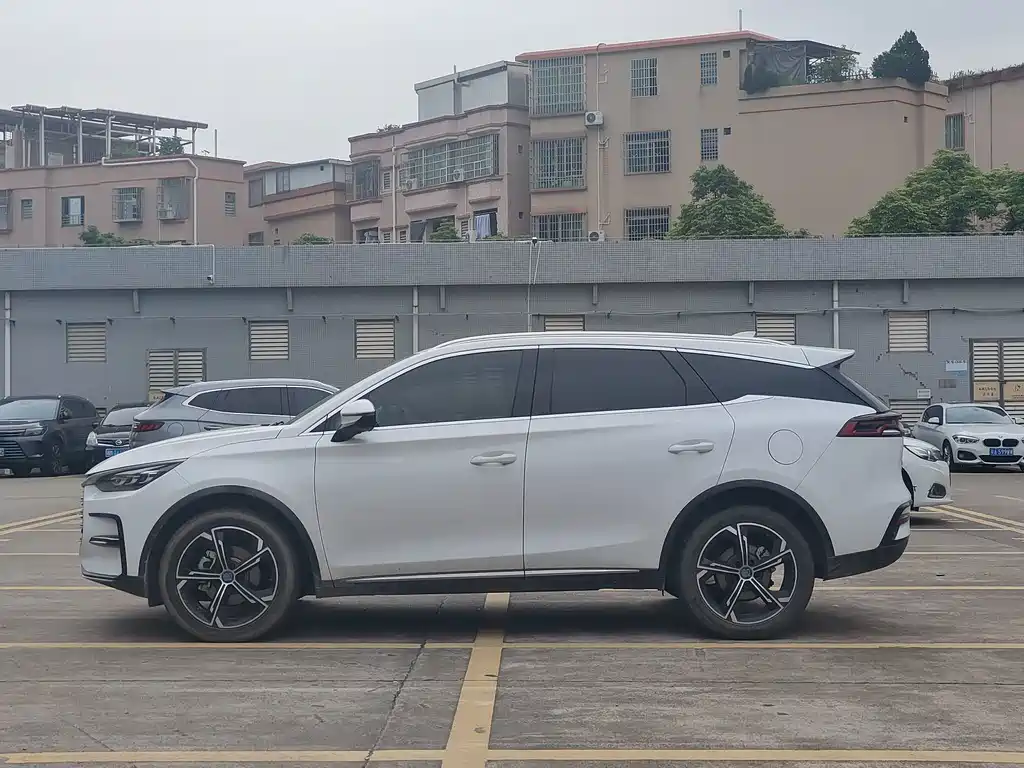 BYD Tang New Energy — миниатюра 7