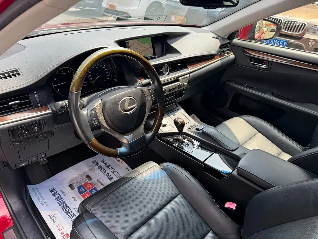 Lexus ES — миниатюра 10