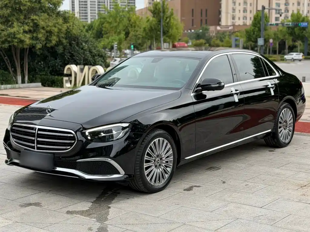 Mercedes-Benz E-Class — миниатюра 2