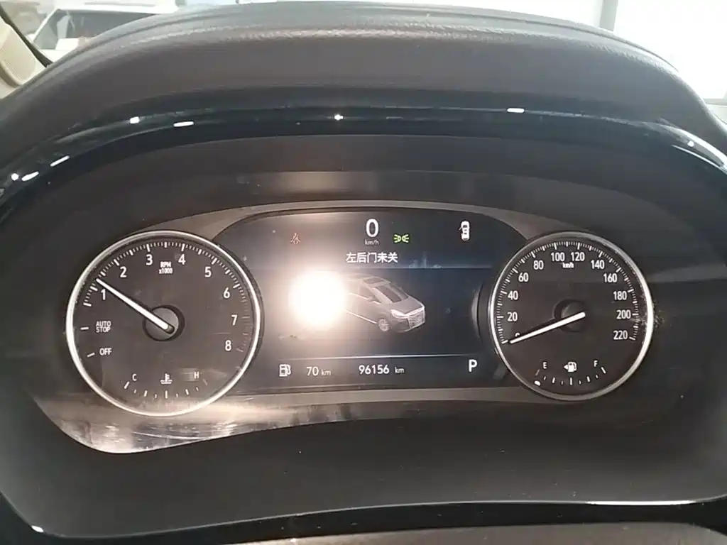 Buick GL8 — миниатюра 12