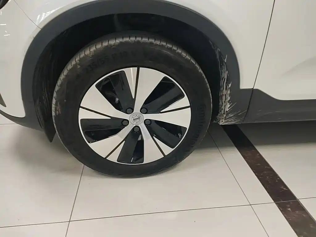 Volvo XC40 — миниатюра 23