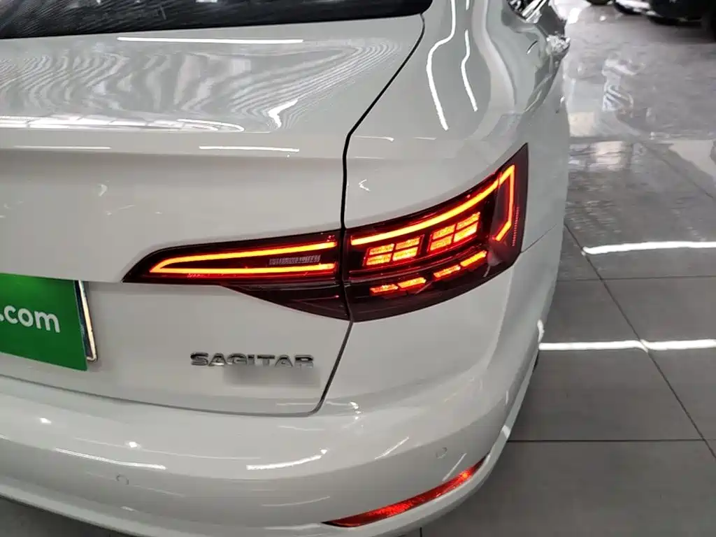 Volkswagen Sagitar — миниатюра 8
