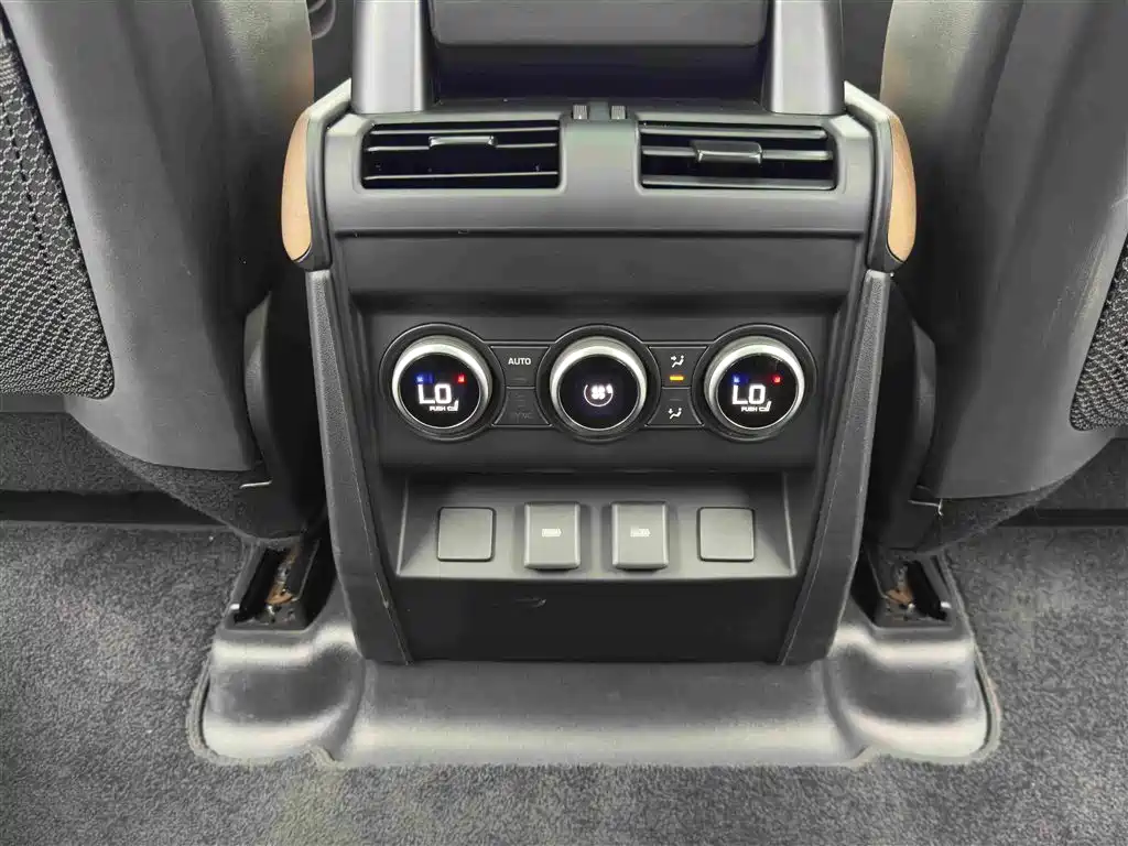 Land Rover Defender — миниатюра 13