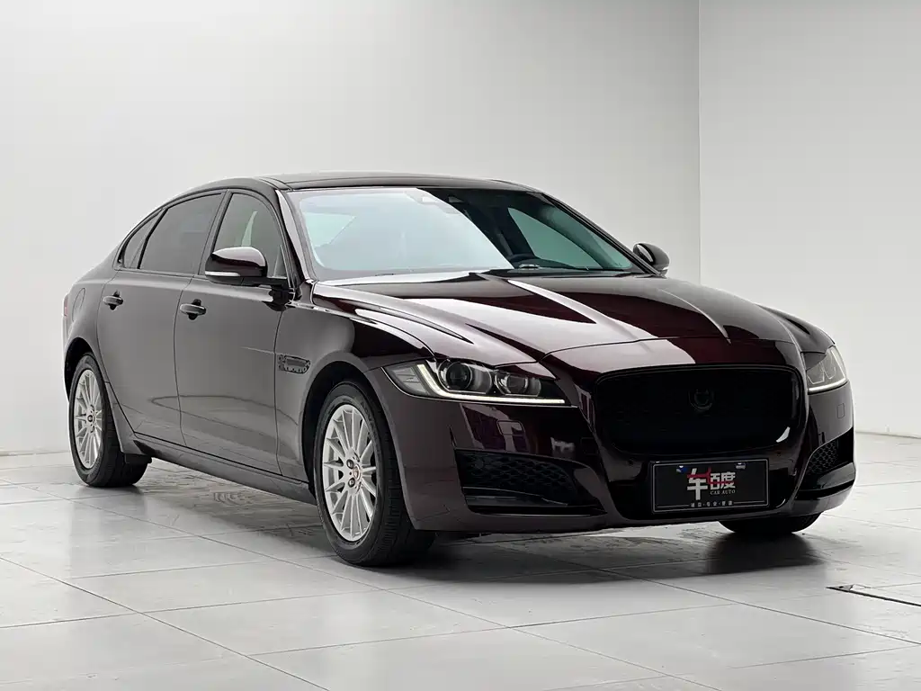 Jaguar XFL — миниатюра 3