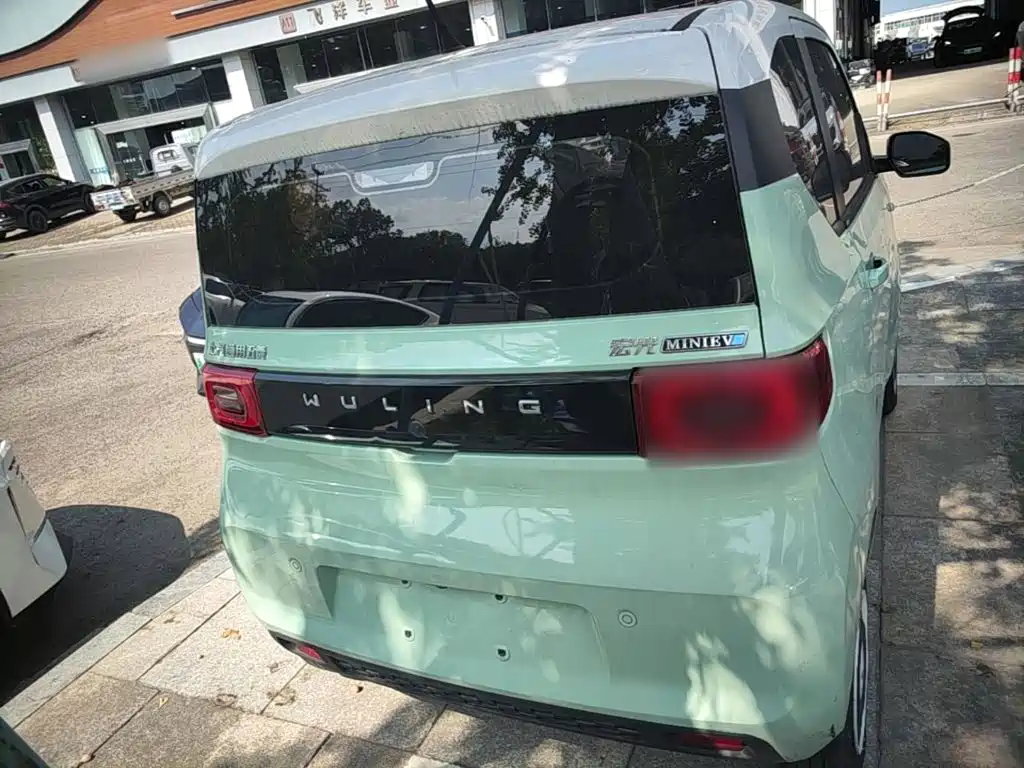 Wuling MINIEV — миниатюра 6