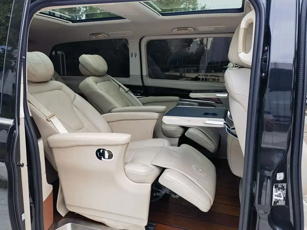 Mercedes-Benz V-Class — миниатюра 16