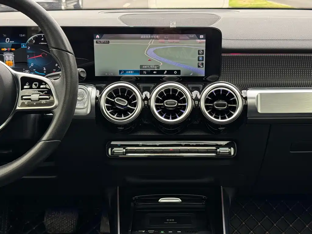 Mercedes-Benz GLB — миниатюра 9