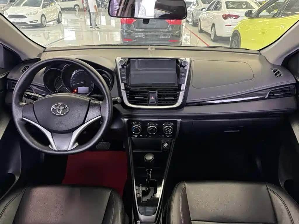 Toyota Yaris L — миниатюра 9