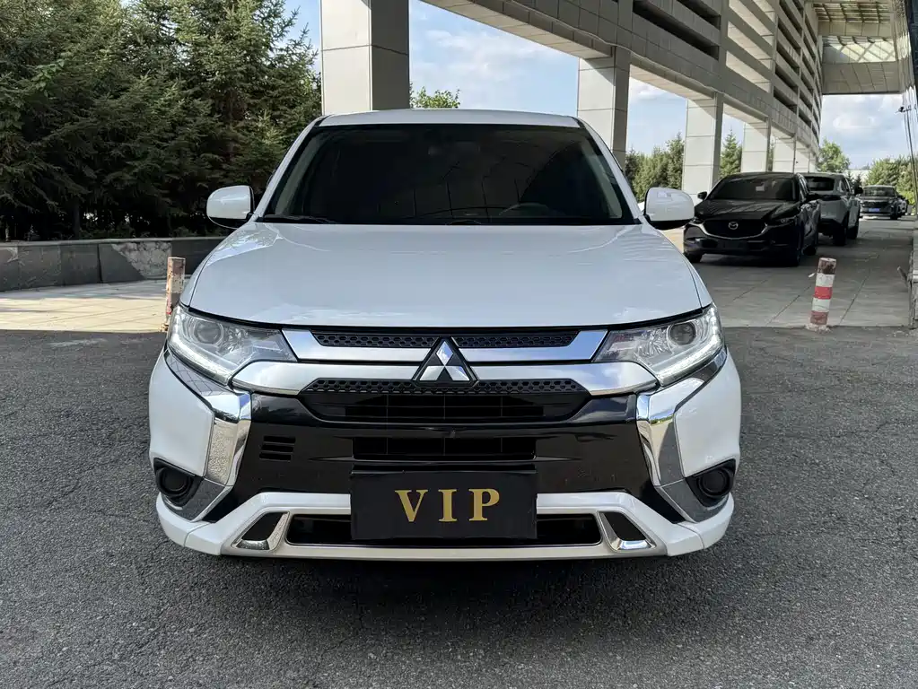Mitsubishi Outlander — миниатюра 3
