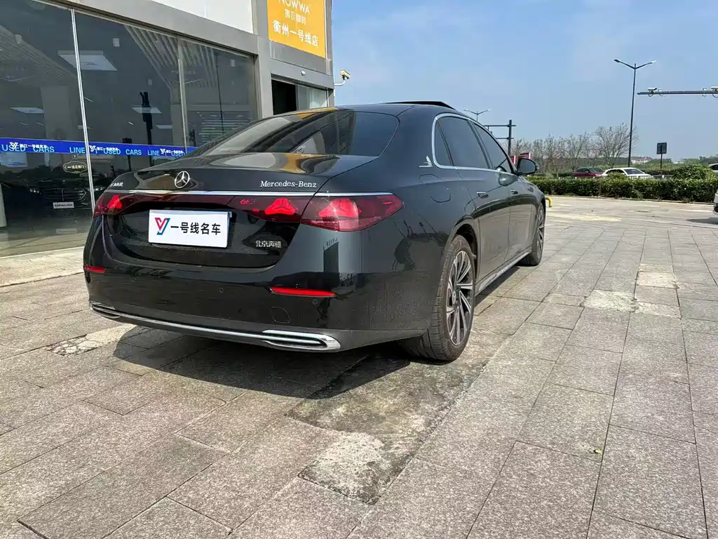 Mercedes-Benz E-Class — миниатюра 4
