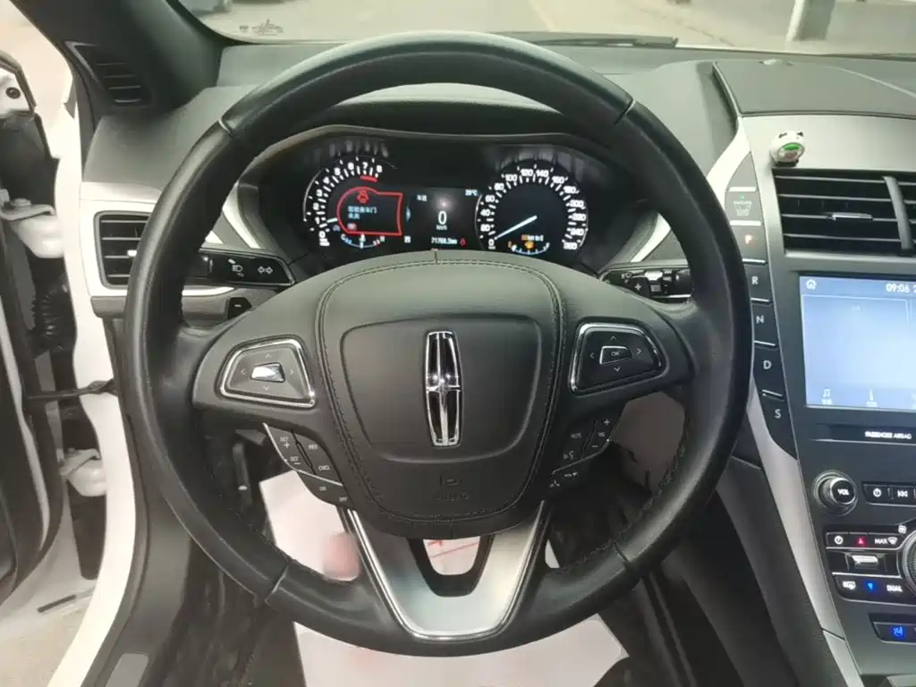 Lincoln MKZ — миниатюра 11