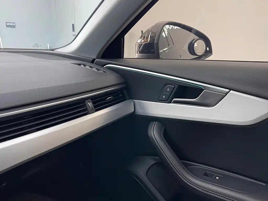 Audi A4L — миниатюра 31