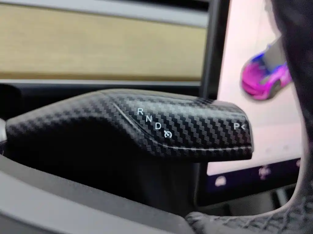 Tesla Model 3 — миниатюра 13