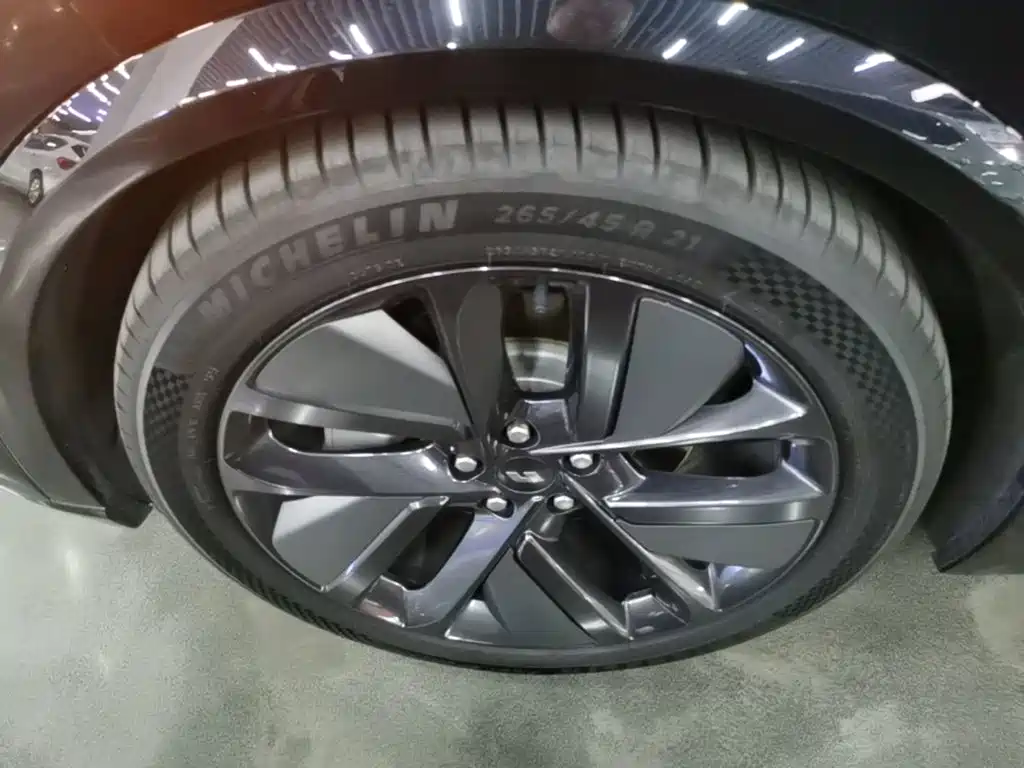 Li Auto Li L8 — миниатюра 23