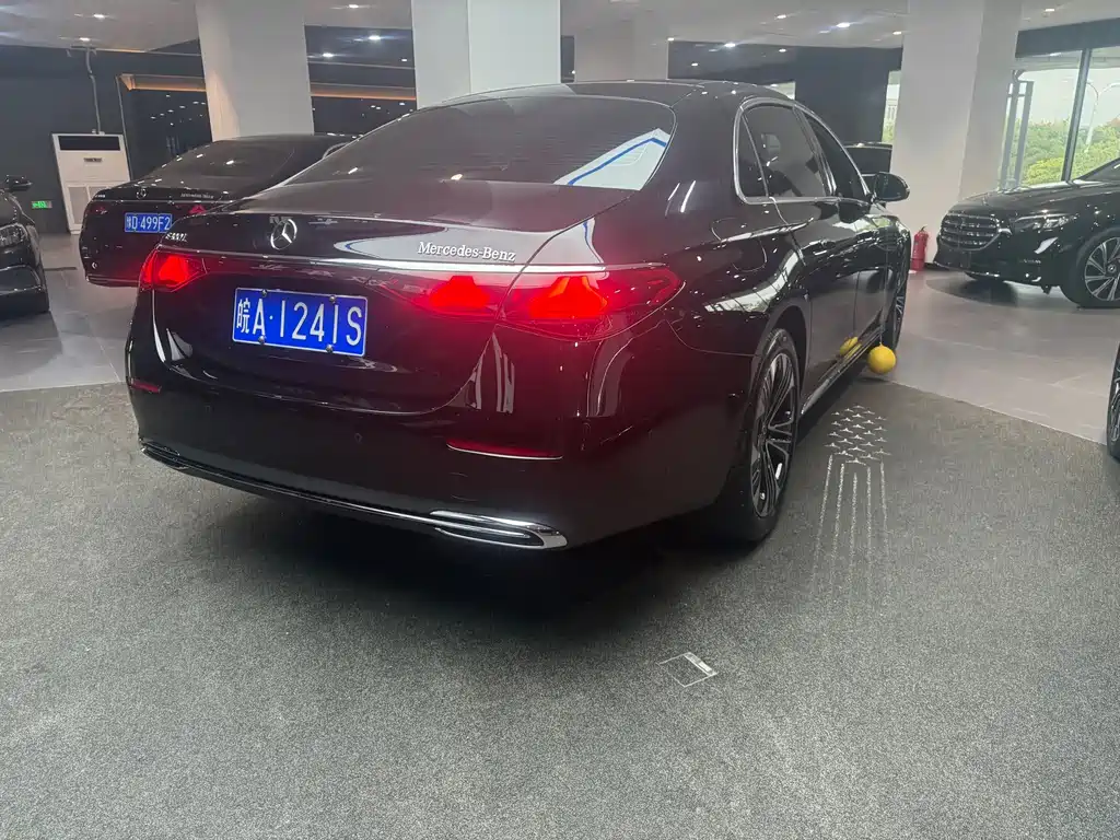 Mercedes-Benz E-Class — миниатюра 6
