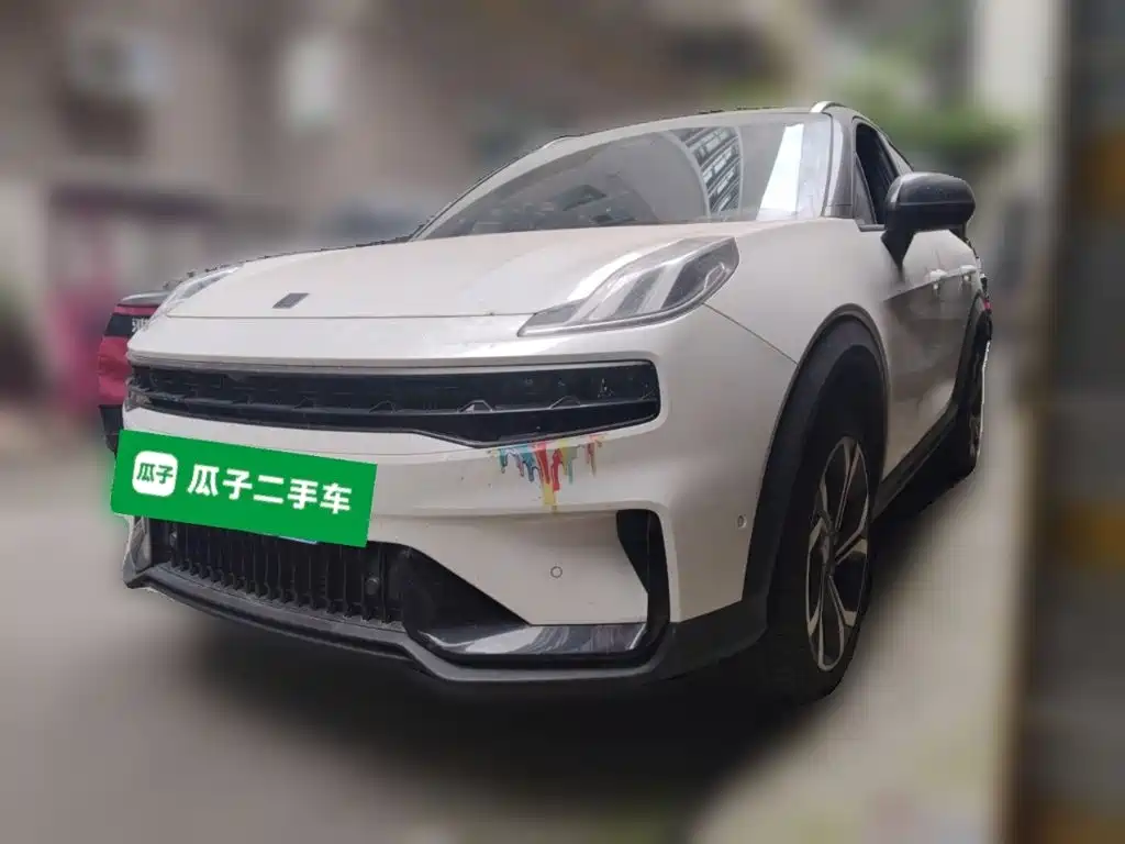 Lynk & Co 06