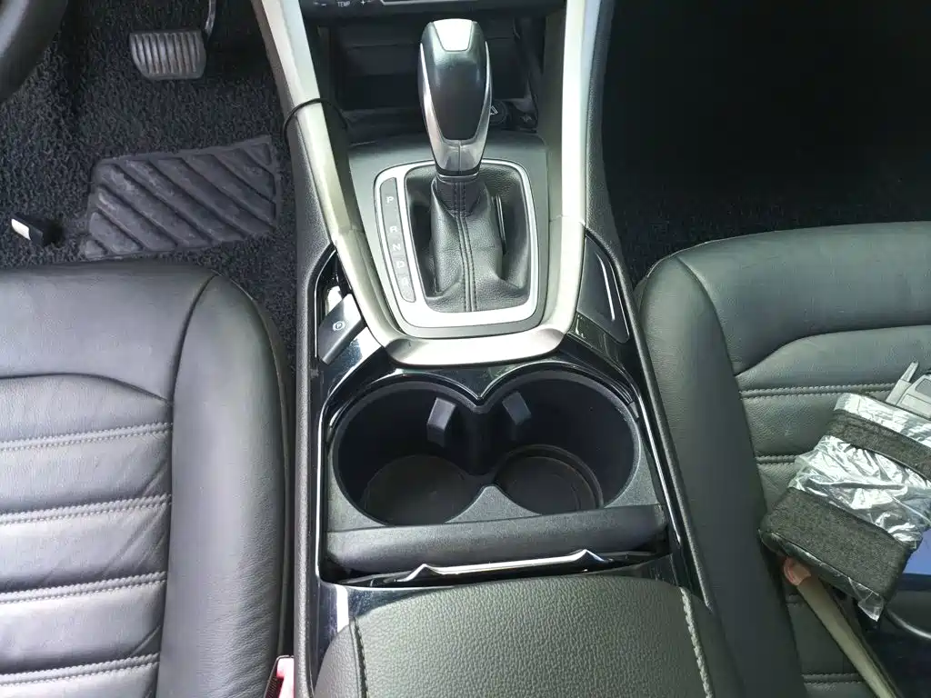 Ford Mondeo — миниатюра 14