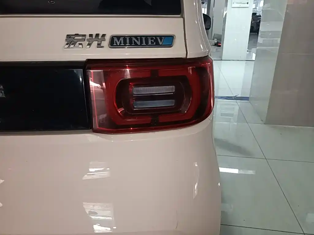 Wuling MINIEV — миниатюра 8