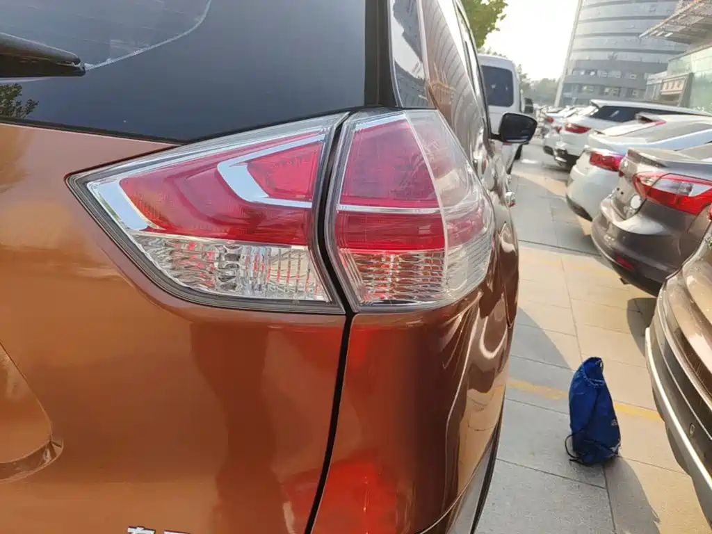 Nissan X-Trail — миниатюра 8