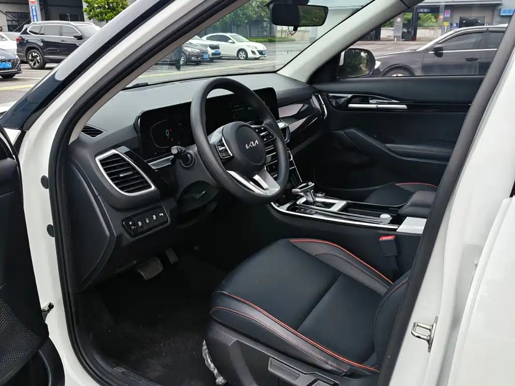 Kia Seltos 2026 1.5L IVT Luxury