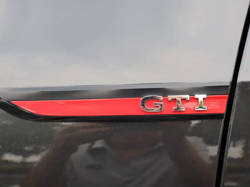 Volkswagen Golf GTI — миниатюра 7