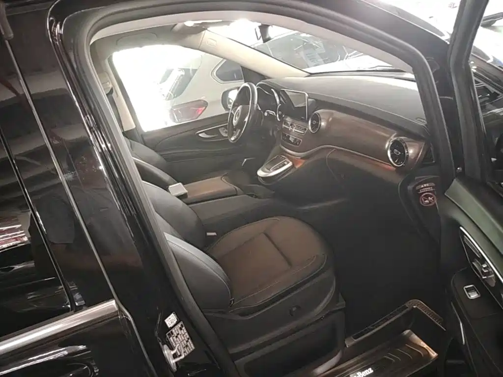 Mercedes-Benz V-Class — миниатюра 25